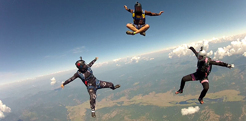 Experienced Skydivers Freeflying