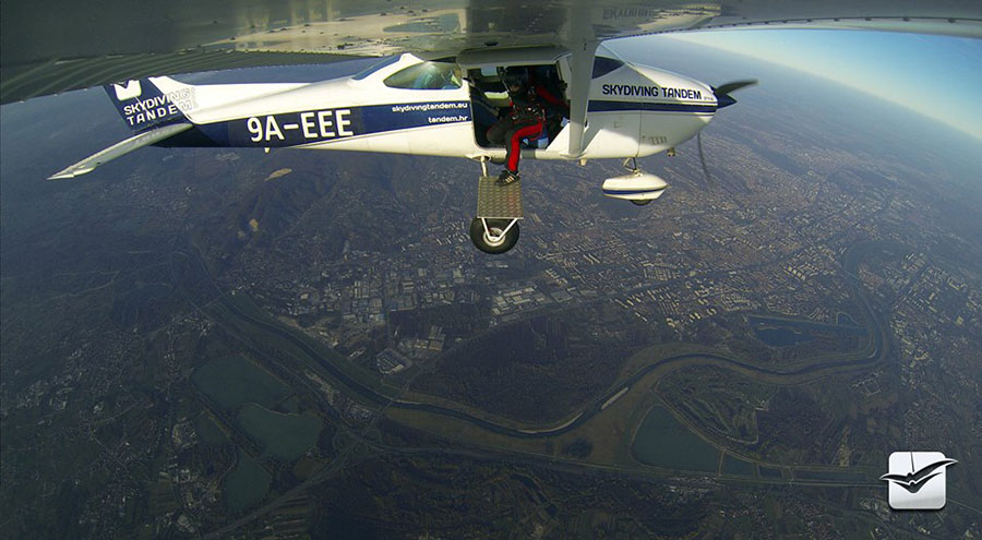 Skydiving Tandem Group Zagreb Dropzone Image