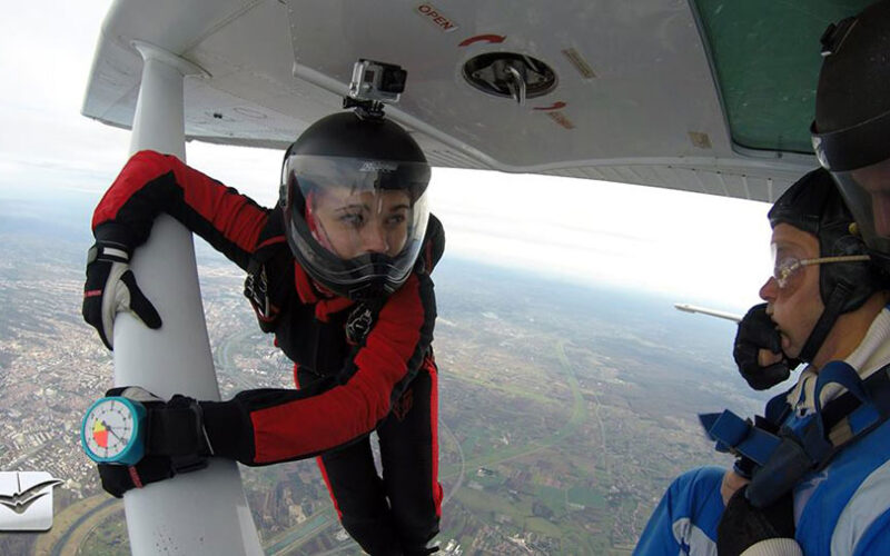 Feature image for Skydiving Tandem Group Split