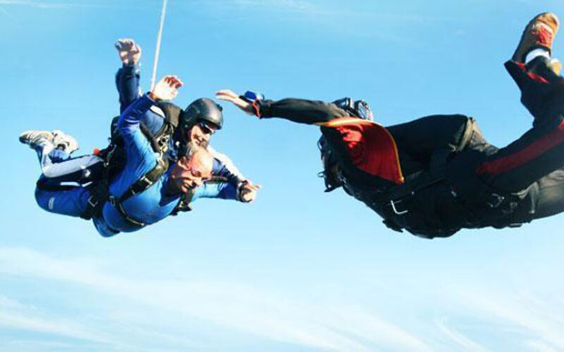 Feature image for Tuofeng skydiving
